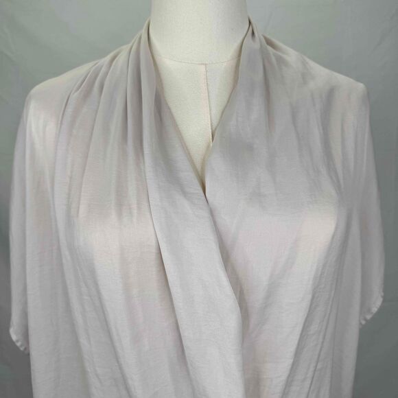 Vince Cream Short Sleeve Draped Blouse Small Preppy Transitional Basic Neutral - Picture 3 of 14